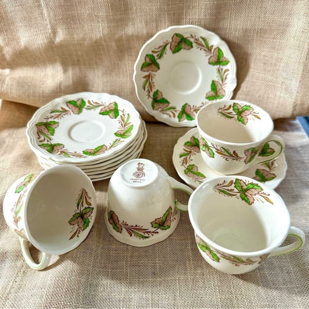 Royal Doulton Hereford 6 cup & saucer tea set. 8 plates and 6 cups fine china